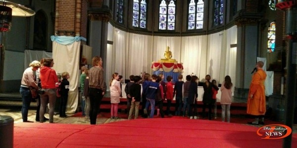 네덜란드 아페르덴 성당을 인수해 운영 중인 담마까야 사원. 출처=담마까야페이스북