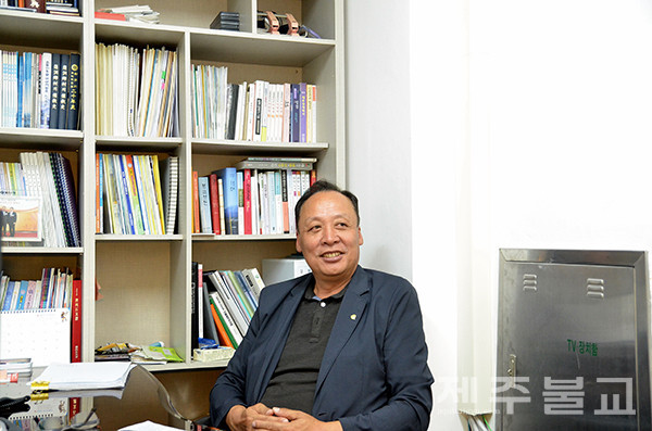 이상훈 대표이사는 불교의 대중화를 위해 불교대학의 활성화와 다변화가 필요하다고 역설한다.