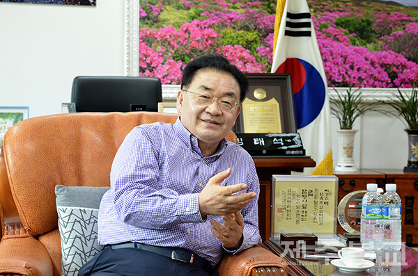 김태석의장이 지난 2년간 의정활동의 소회를 밝히고 있다.
